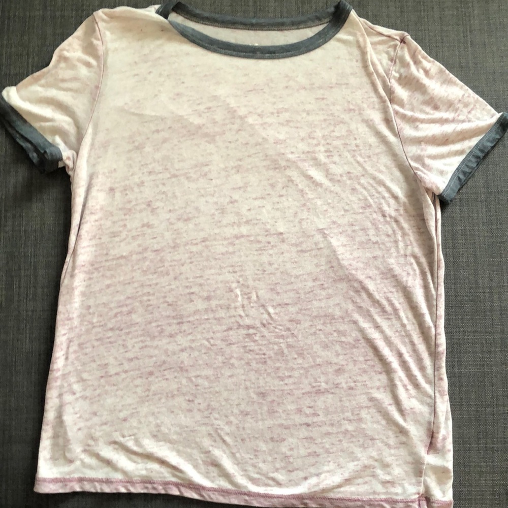 GENTLY USED AEO XS T-shirt